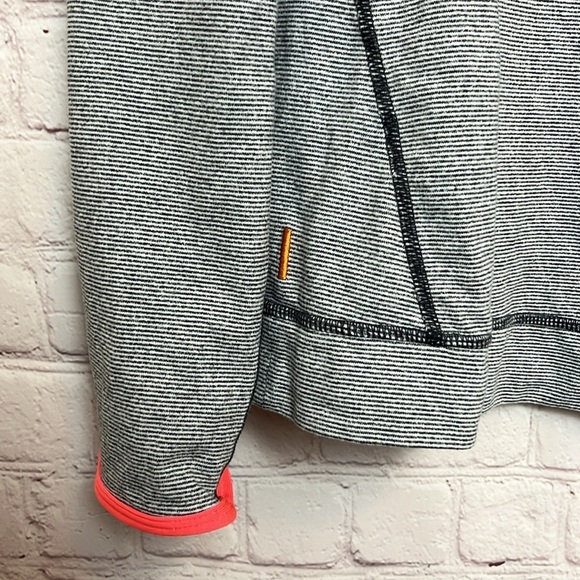 Lucy Run Your Heart Out Long Sleeve Top - Picture 9 of 12